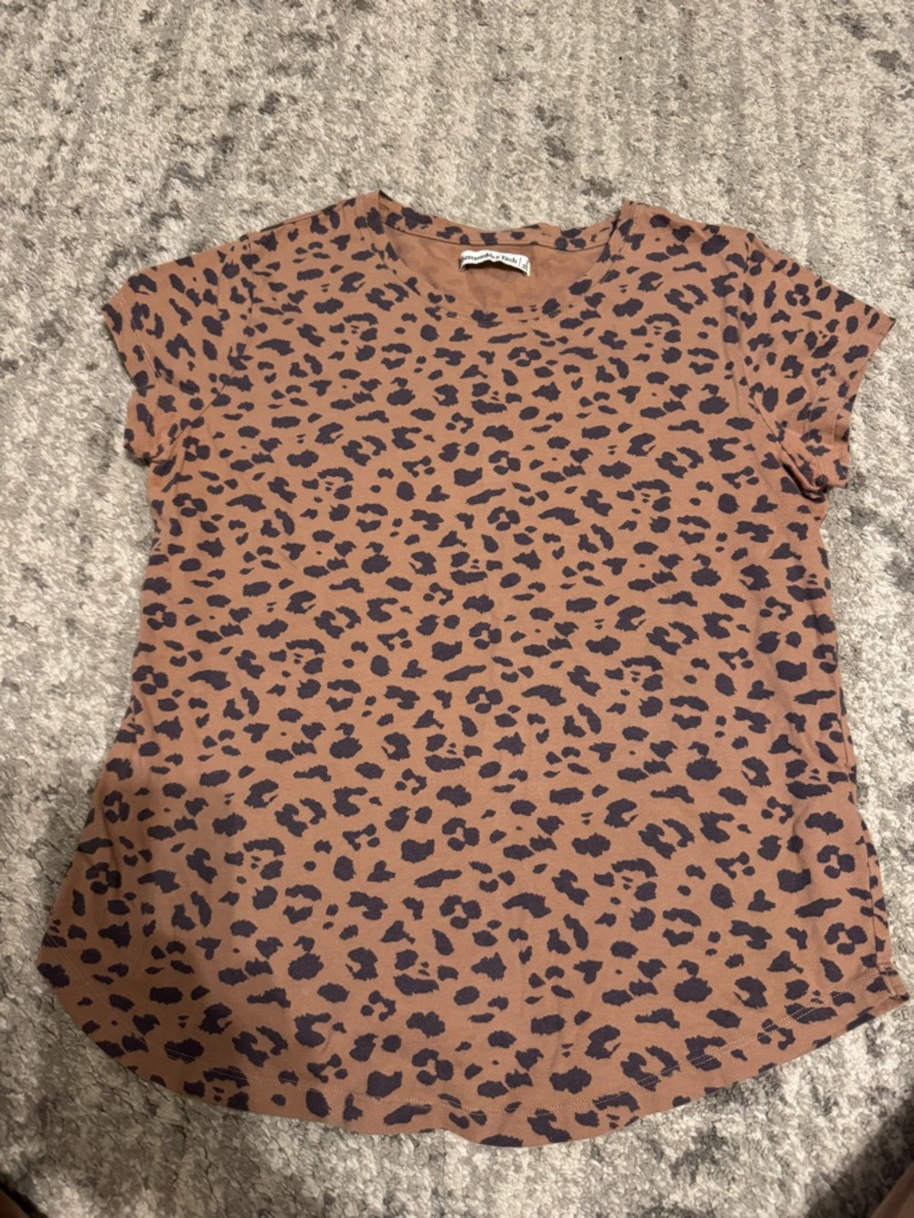 Abercrombie & Fitch Rust Brown Leopard Print Short Sleeve Tee